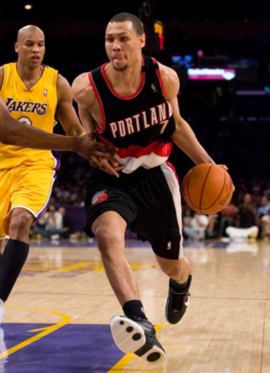 透露出FM 透露出FM